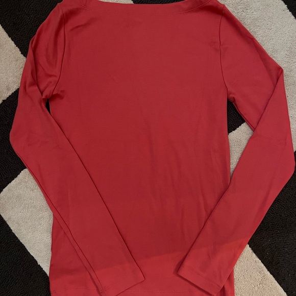 Long sleeve modern tee - Picture 3 of 3